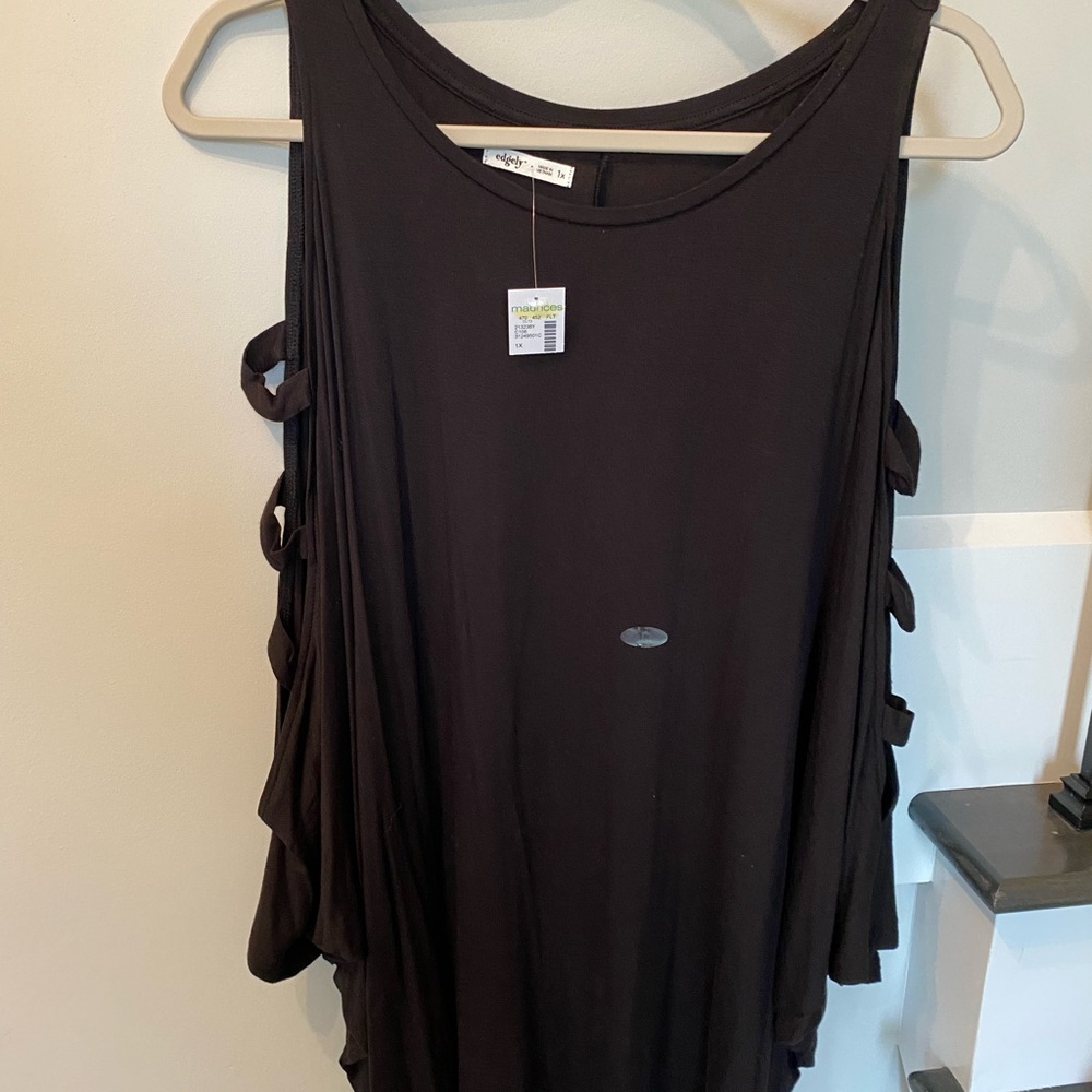 🛍️SALE…Maurices Black Sleeveless Tank Top